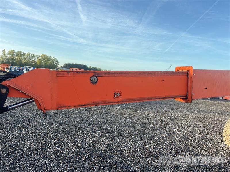 JLG M600JP 2WD Electric Articulating Boom Lift 관절형 전동이동 리프트