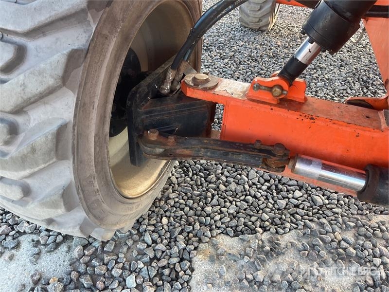 JLG M600JP 2WD Electric Articulating Boom Lift 관절형 전동이동 리프트