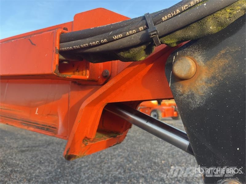 JLG M600JP 2WD Electric Articulating Boom Lift 관절형 전동이동 리프트