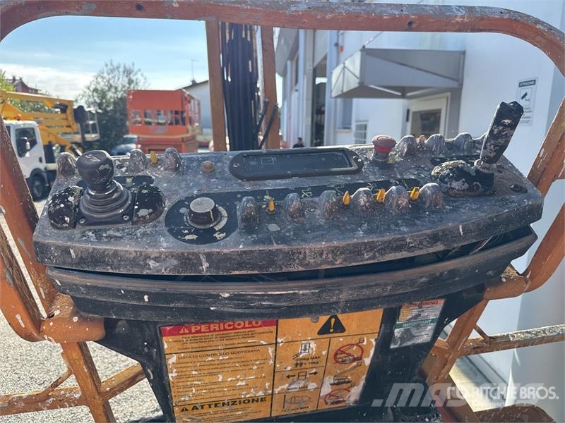 JLG M600JP 4WD Electric Telescopic Boom Lift (Inoperab Teleskopske dvižne ploščadi