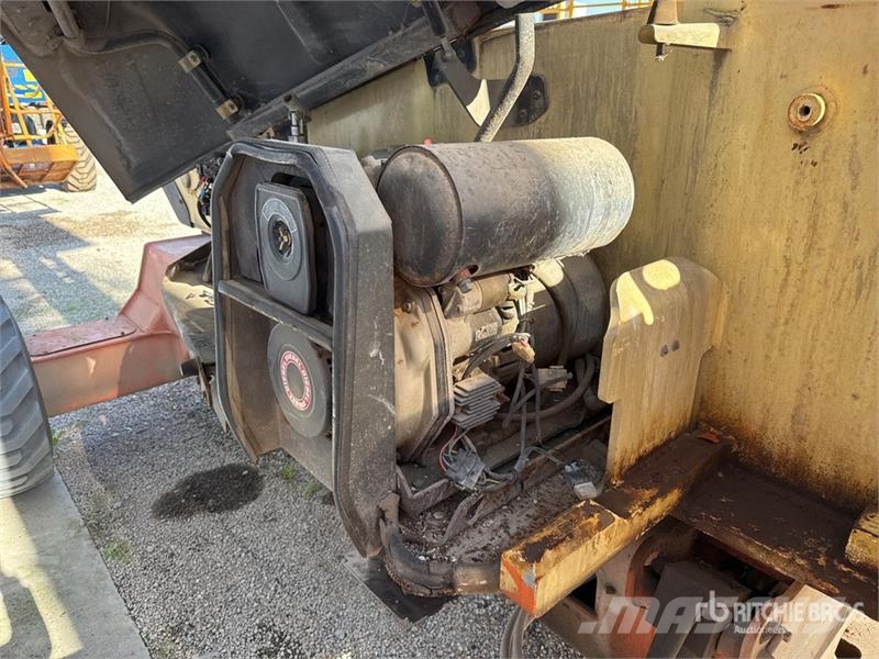 JLG M600JP 4WD Electric Telescopic Boom Lift (Inoperab Teleskopske dvižne ploščadi
