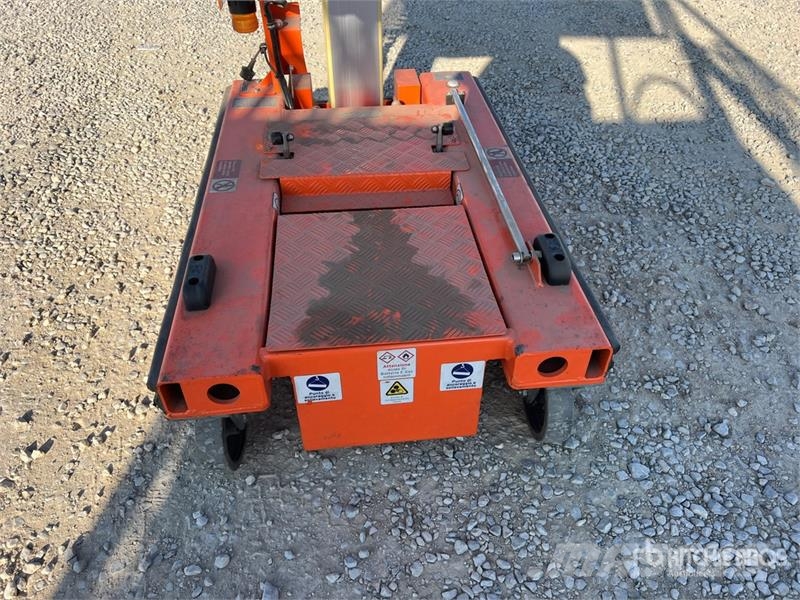 JLG NANO 830SP Vertical Mast Lift Személyemelők