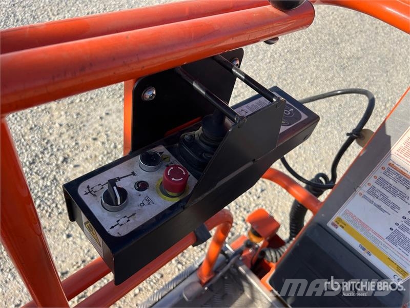 JLG NANO 830SP Vertical Mast Lift Személyemelők
