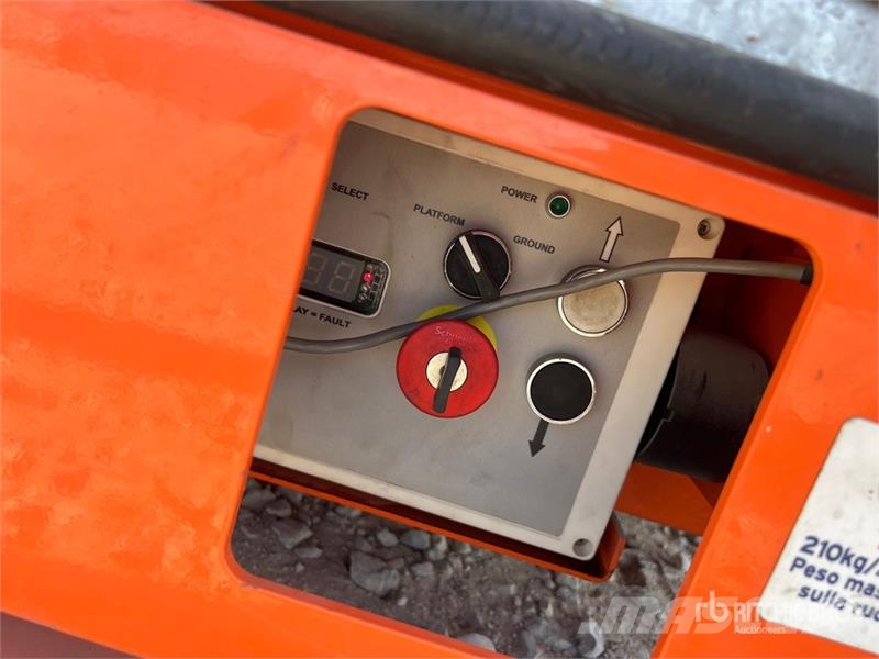 JLG NANO 830SP Vertical Mast Lift Személyemelők
