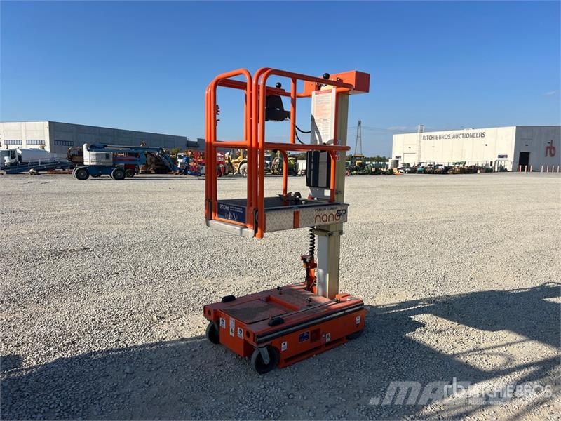 JLG NANO 830SP Vertical Mast Lift Személyemelők