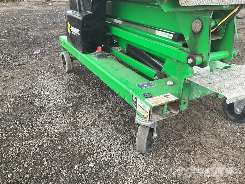 JLG Power Tower Electric Scissor Lift Makazaste platforme