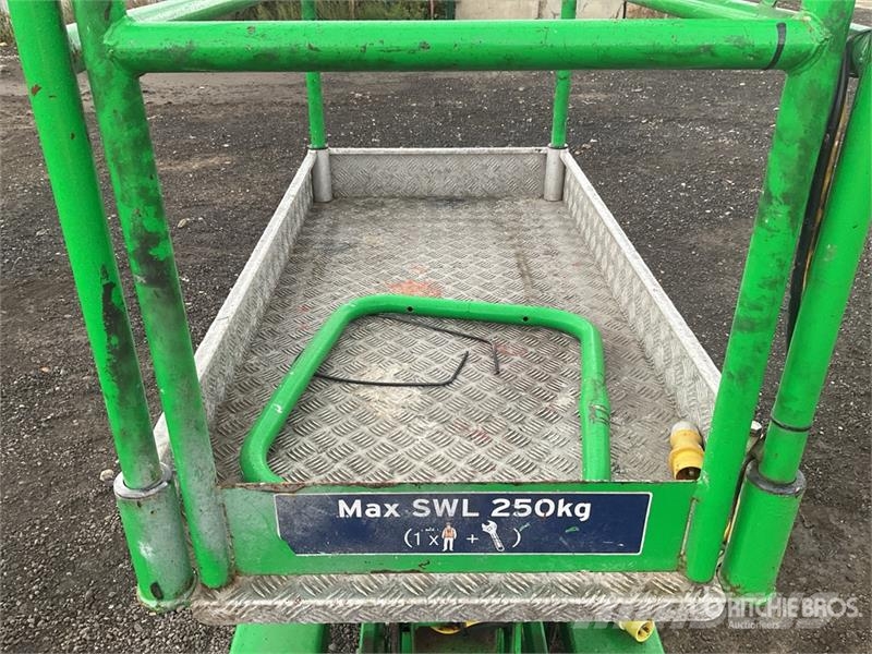 JLG Power Tower Electric Scissor Lift Makazaste platforme