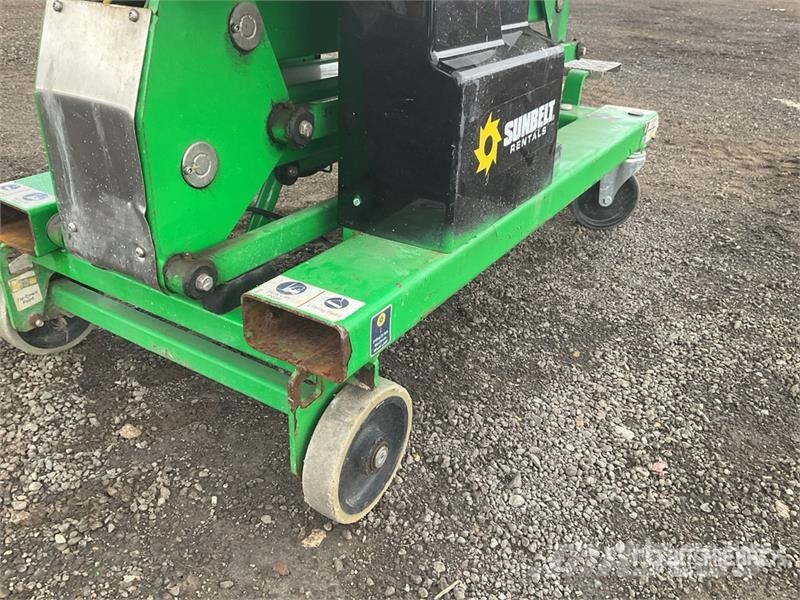 JLG Power Tower Electric Scissor Lift Makazaste platforme