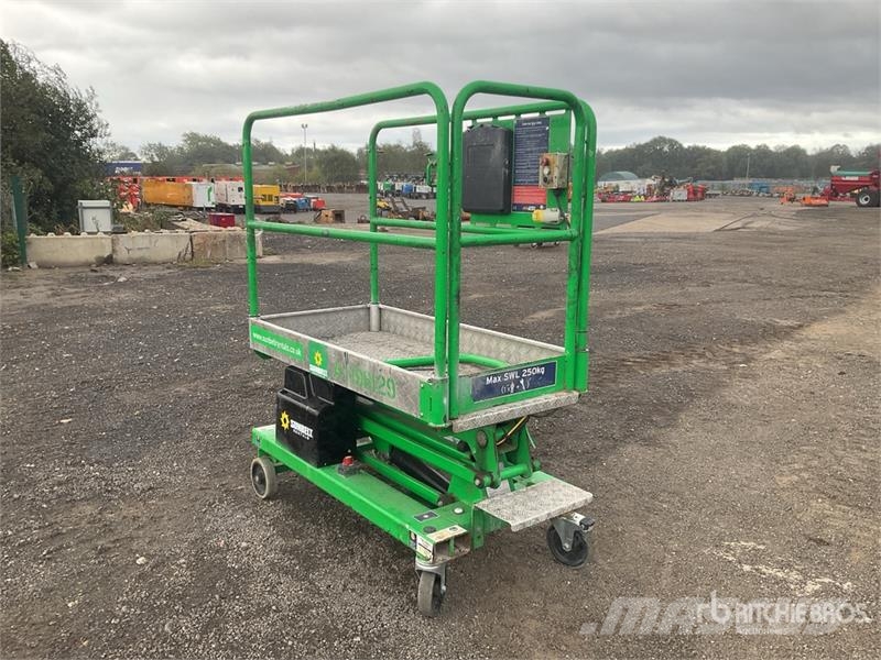 JLG Power Tower Electric Scissor Lift Makazaste platforme