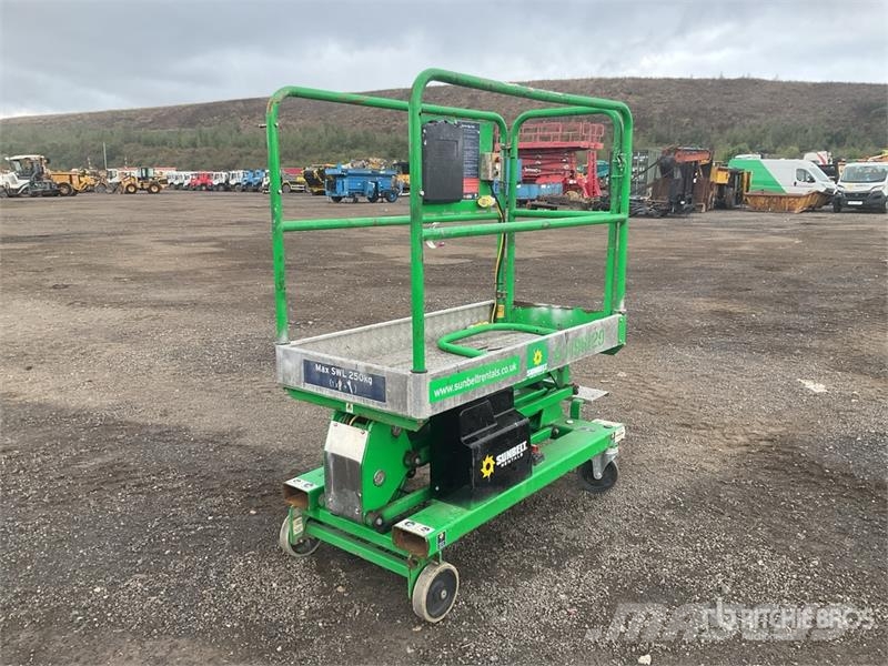 JLG Power Tower Electric Scissor Lift Makazaste platforme
