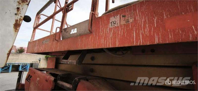 JLG RT4394 Scissor Lift (Inoperable) رافعات مقصية الشكل