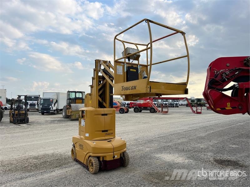 JLG Toucan 1010 Vertical Mast Lift Personenaufzüge