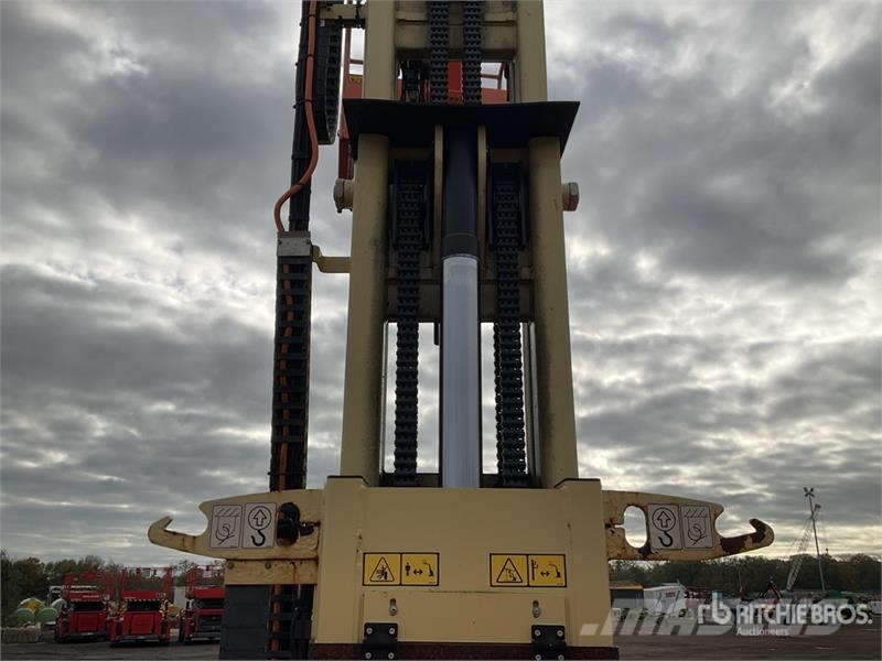 JLG Toucan 12e Plus Vertical Mast Lift رافعات السارية الرأسية