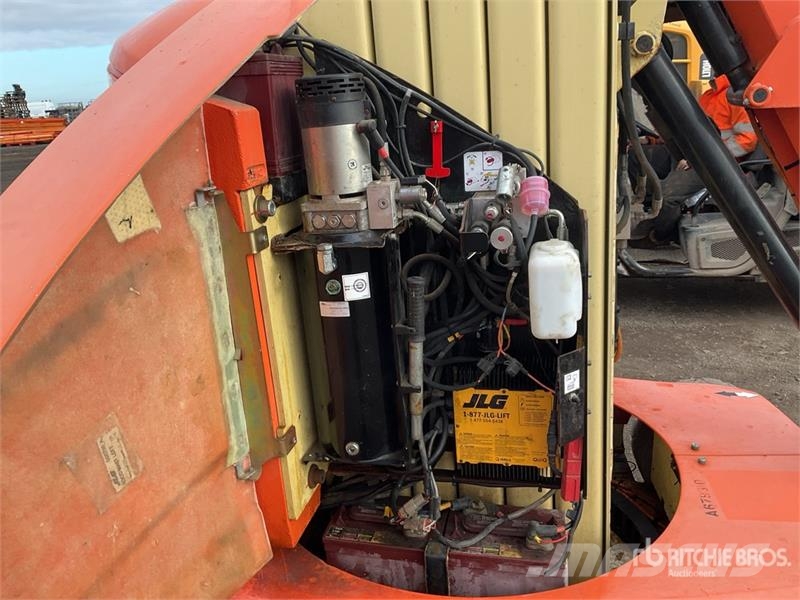JLG Toucan 12e Plus Vertical Mast Lift رافعات السارية الرأسية