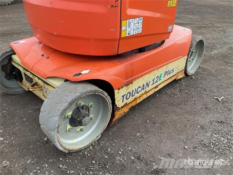 JLG Toucan 12e Plus Vertical Mast Lift رافعات السارية الرأسية