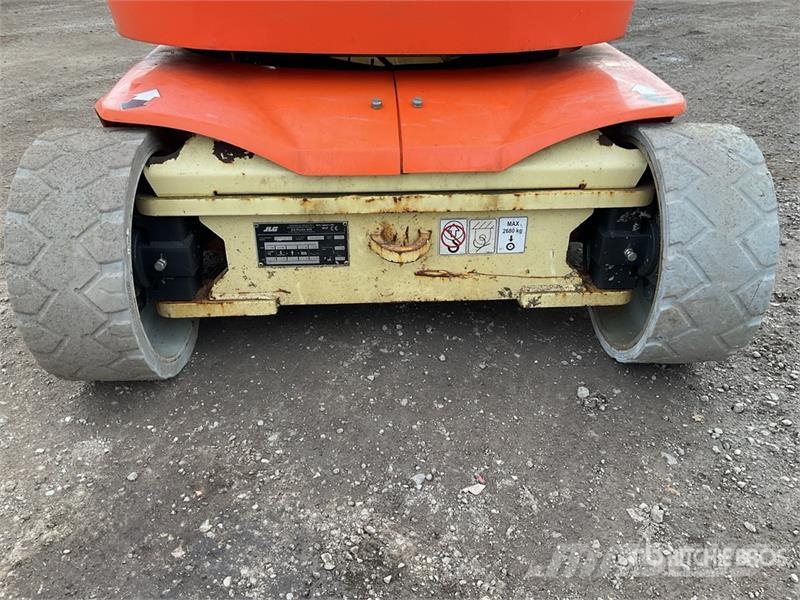 JLG Toucan 12e Plus Vertical Mast Lift رافعات السارية الرأسية