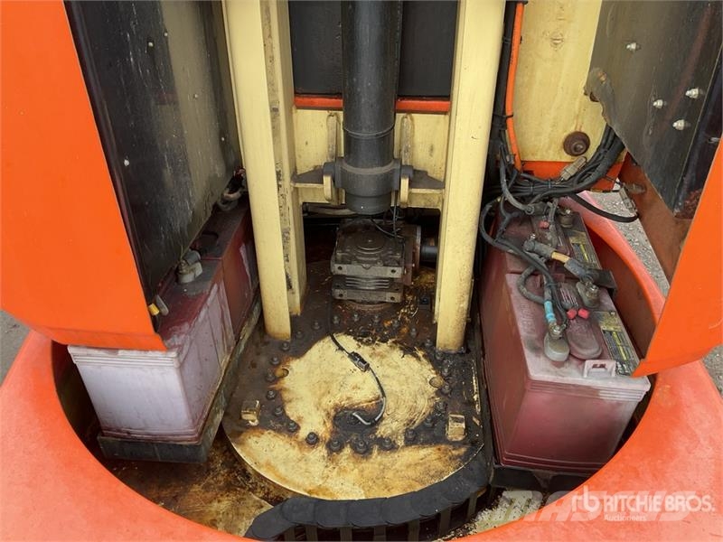 JLG Toucan 12e Plus Vertical Mast Lift رافعات السارية الرأسية