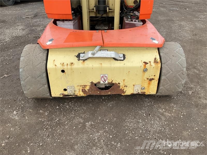 JLG Toucan 12e Plus Vertical Mast Lift رافعات السارية الرأسية