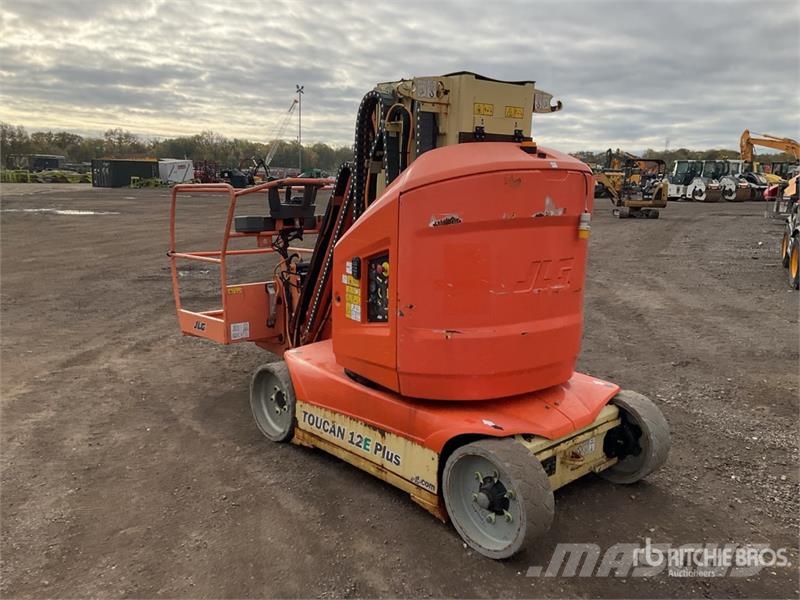 JLG Toucan 12e Plus Vertical Mast Lift رافعات السارية الرأسية