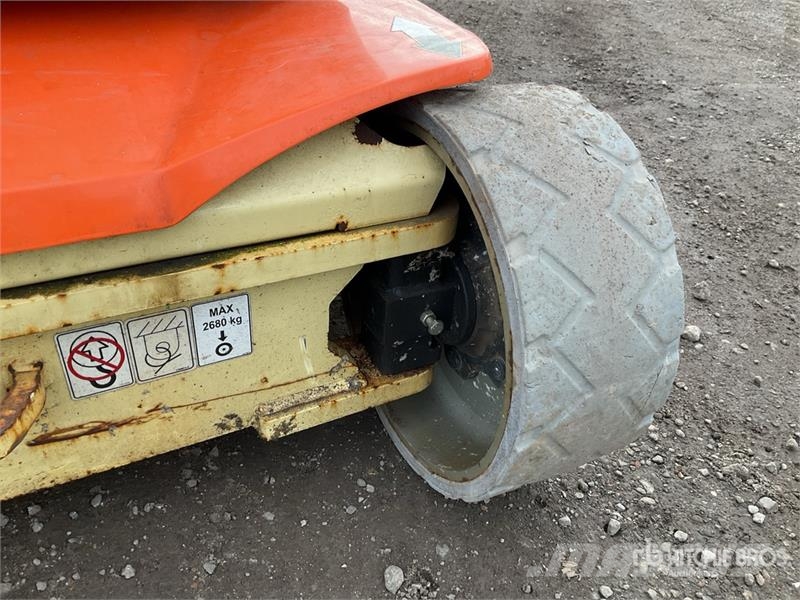 JLG Toucan 12e Plus Vertical Mast Lift رافعات السارية الرأسية