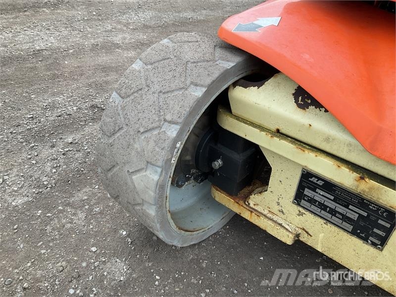 JLG Toucan 12e Plus Vertical Mast Lift رافعات السارية الرأسية
