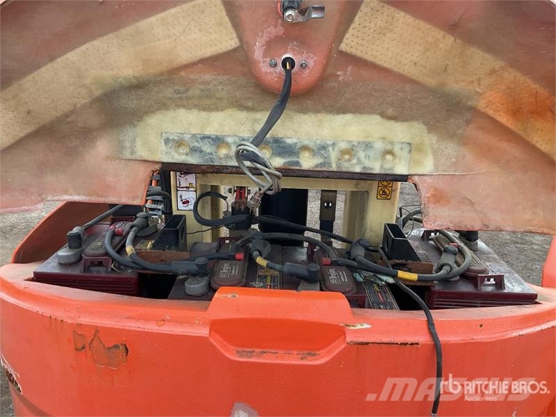 JLG Toucan 12e Plus Vertical Mast Lift رافعات السارية الرأسية