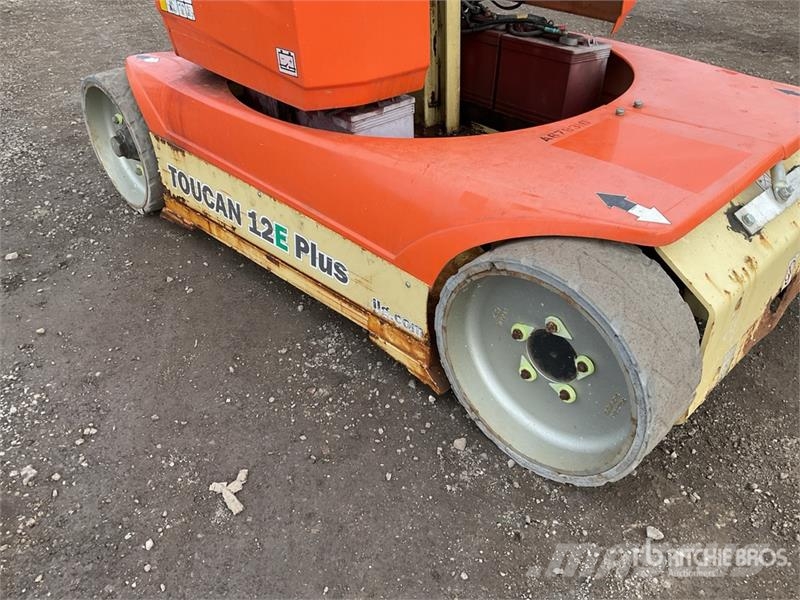 JLG Toucan 12e Plus Vertical Mast Lift رافعات السارية الرأسية
