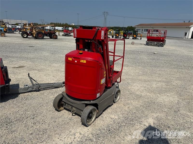 JLG Toucan 8E Vertical Mast Lift (Inoperable) رافعات السارية الرأسية