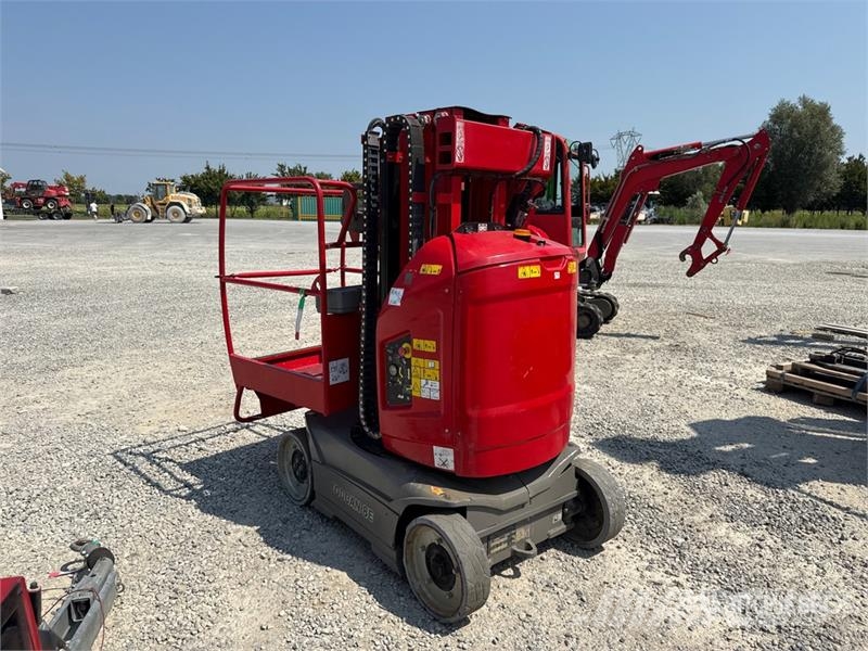 JLG Toucan 8E Vertical Mast Lift (Inoperable) رافعات السارية الرأسية