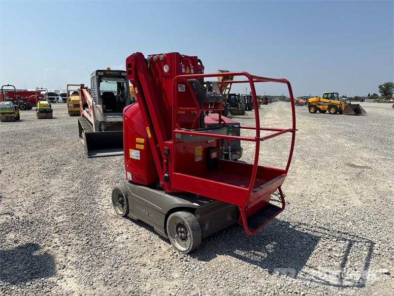 JLG Toucan 8E Vertical Mast Lift (Inoperable) رافعات السارية الرأسية