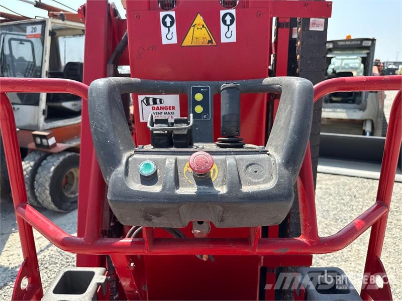 JLG Toucan 8E Vertical Mast Lift (Inoperable) رافعات السارية الرأسية