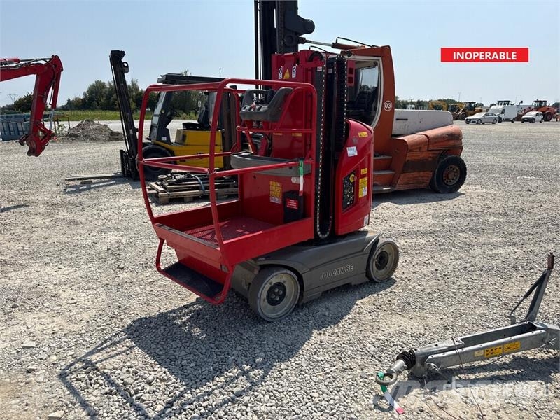 JLG Toucan 8E Vertical Mast Lift (Inoperable) رافعات السارية الرأسية