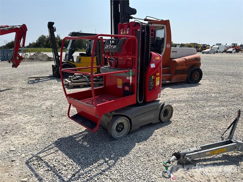 JLG Toucan 8E Vertical Mast Lift (Inoperable) رافعات السارية الرأسية