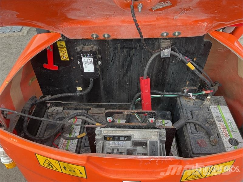 JLG TOUCAN 8E Vertical Mast Lift رافعات السارية الرأسية
