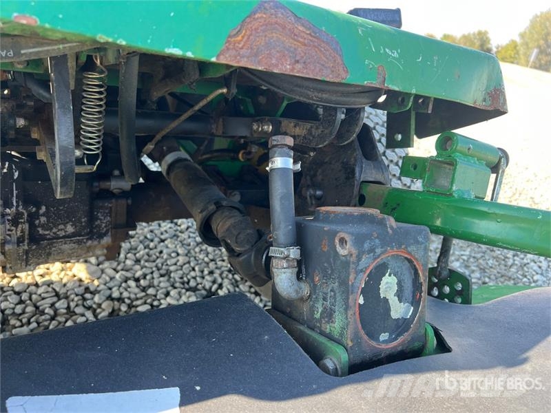 John Deere 1435 Mower Tractor 小型曳引機