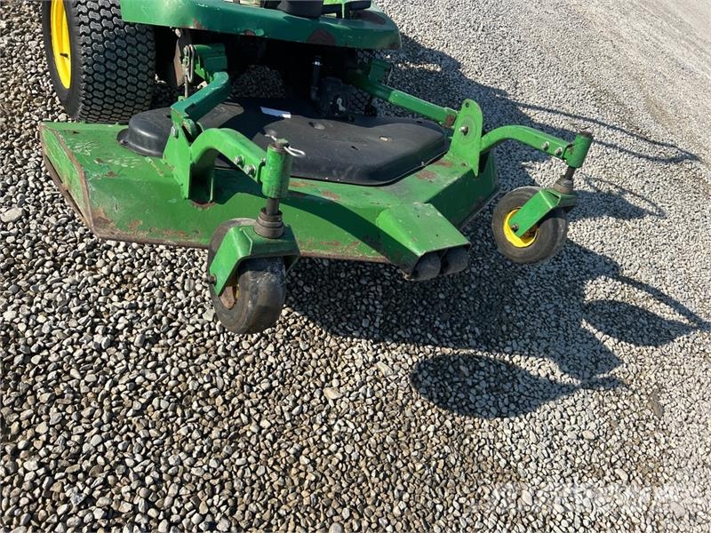 John Deere 1435 Mower Tractor 小型曳引機