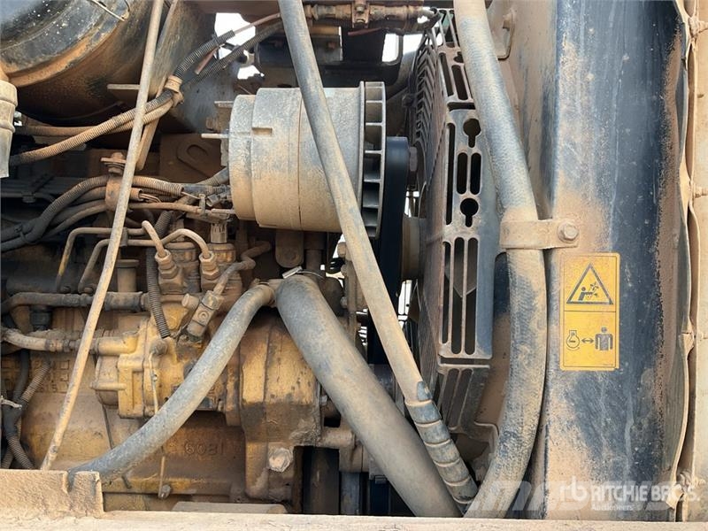 John Deere 1710D شاحنات