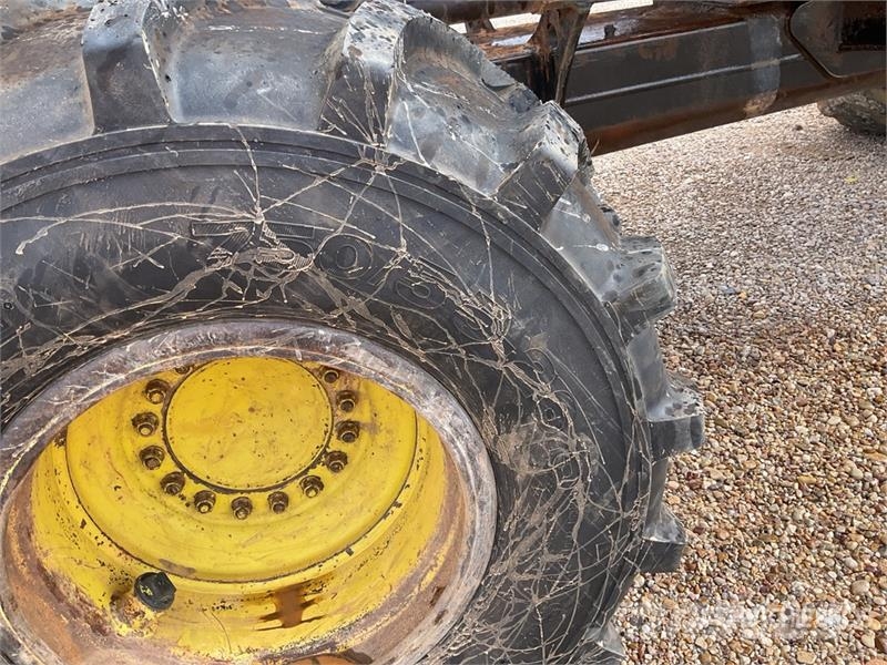 John Deere 1710D شاحنات