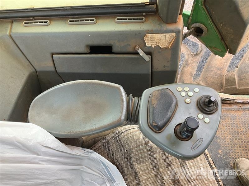 John Deere 1710D شاحنات
