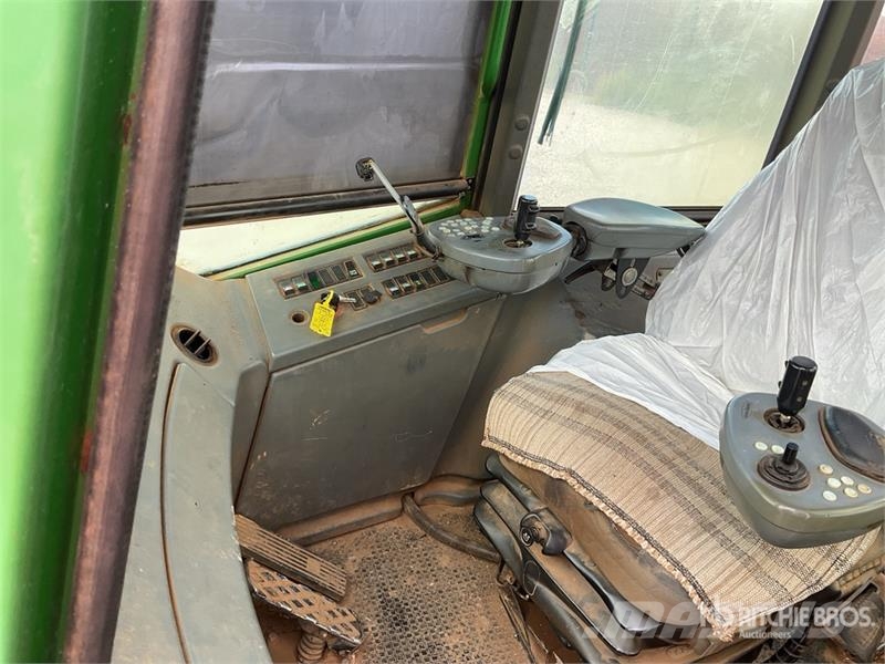 John Deere 1710D شاحنات