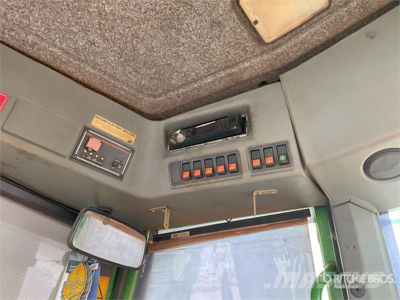 John Deere 1710D شاحنات