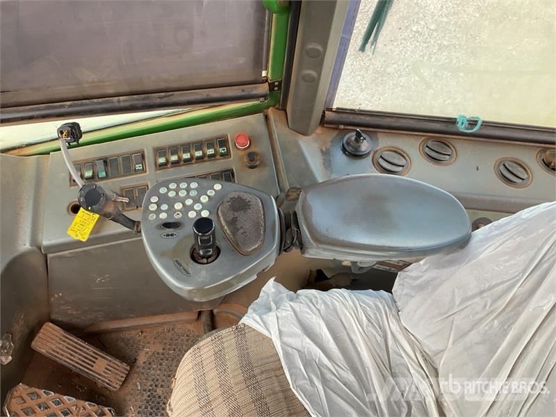 John Deere 1710D شاحنات