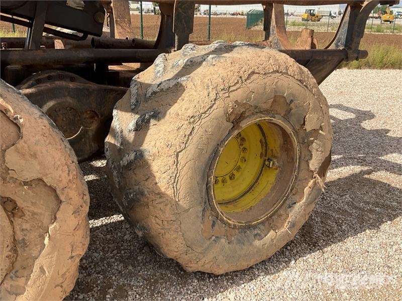 John Deere 1710D شاحنات