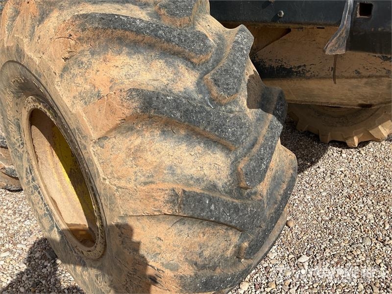 John Deere 1710D شاحنات