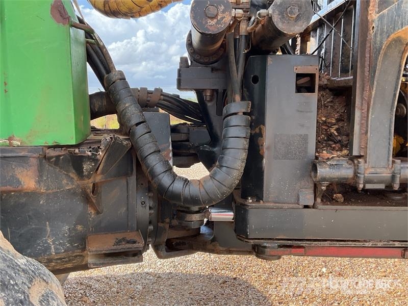 John Deere 1710D شاحنات