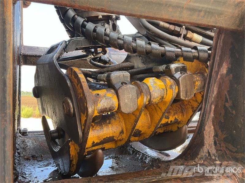 John Deere 1710D شاحنات