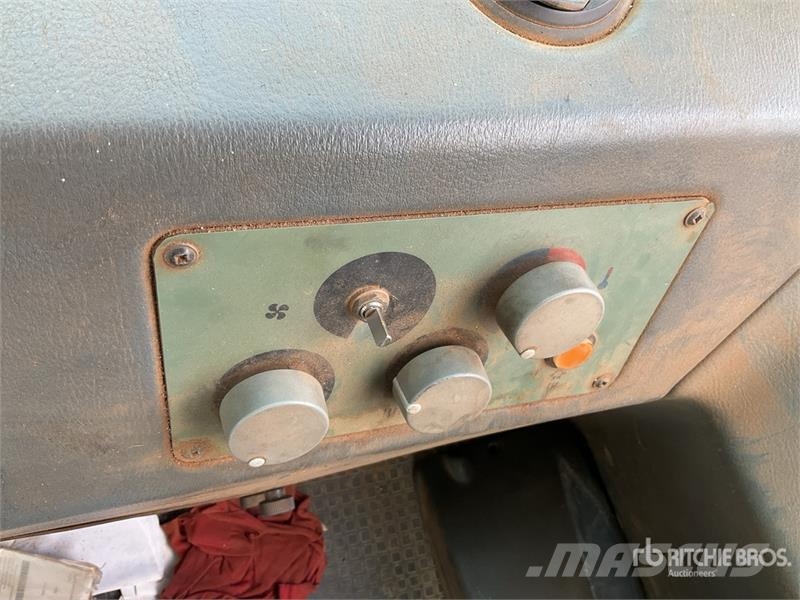 John Deere 1710D شاحنات
