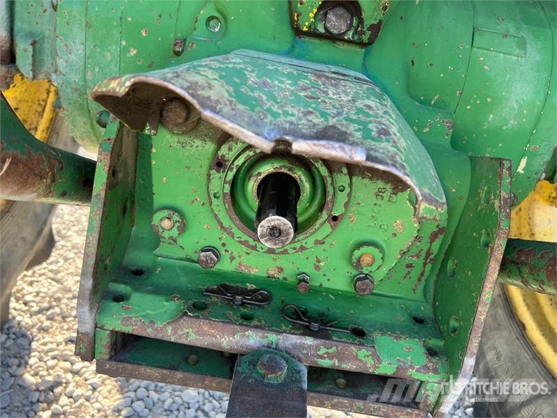 John Deere 2140 2WD Tractor Traktorer