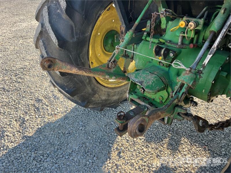 John Deere 2140 2WD Tractor Traktorer
