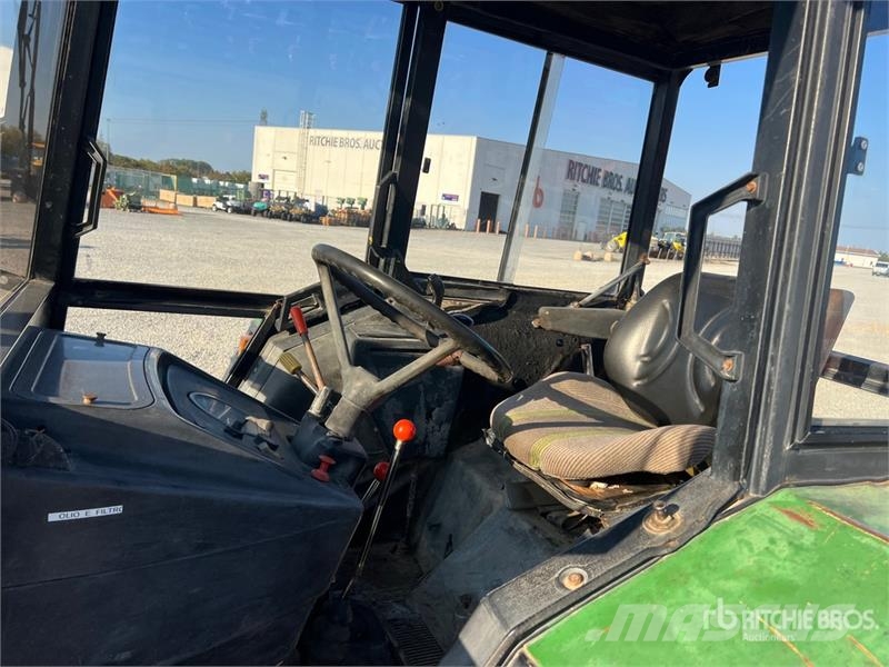 John Deere 2140 2WD Tractor Traktorer